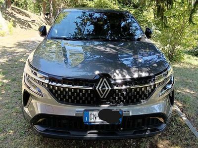 Usata Renault Austral Techno 131 CV (96 kW) 2023 Grigio SUV