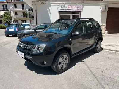 Usata Dacia Duster Lauréate 101 CV (74 kW) 2015 Nero SUV