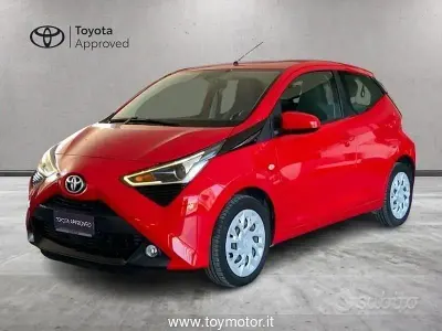 Usata Toyota Aygo Connect Style 72 CV (52 kW) 2021 Rosso Utilitaria
