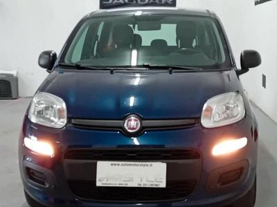 Usata Fiat Panda Lounge 69 CV (50 kW) 2018 Blu Utilitaria