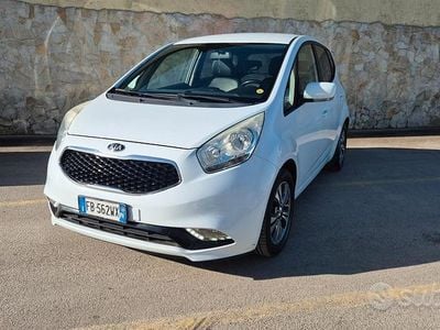 Usata Kia Venga 90 CV (66 kW) 2016 Bianco Utilitaria