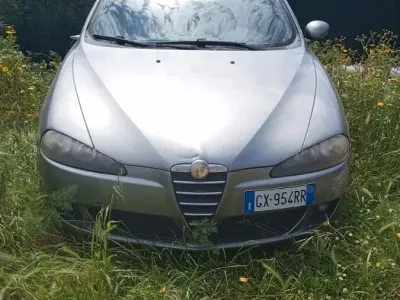 Begagnad Alfa Romeo 147 120 HK (88 kW) 2007 Grå Halvkombi