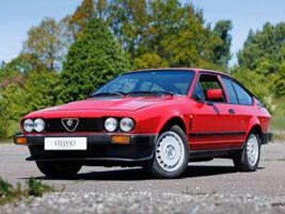 Begagnad Alfa Romeo GTV 158 HK (116 kW) 1986 Röd Sportkupé