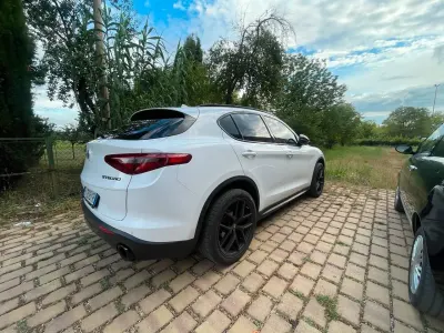 Usata Alfa Romeo Stelvio Tech Edition 190 CV (139 kW) 2019 Bianco SUV