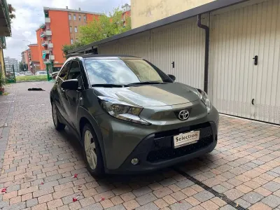 Usata Toyota Aygo X Trend 72 CV (52 kW) 2022 Verde SUV