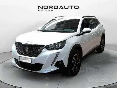 Usata Peugeot 2008 Allure 110 CV (80 kW) 2021 Bianco SUV
