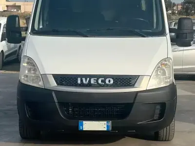Usata Iveco Daily 106 CV (77 kW) 2011 Bianco Berlina