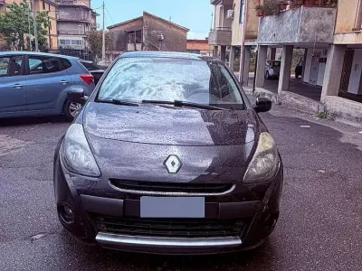 Usata Renault Clio III 75 CV (55 kW) 2009 Nero Berlina