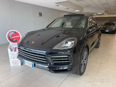 Usata Porsche Cayenne 340 CV (250 kW) 2023 Blu/azzurro SUV