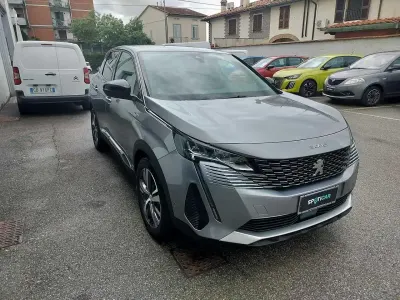 Usata Peugeot 3008 Allure 200 CV (147 kW) 2024 Grigio SUV