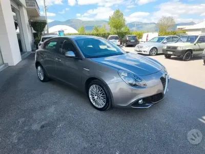 Gebraucht Alfa Romeo Giulietta Business 120 PS (88 kW) 2017 Grau Kleinwagen