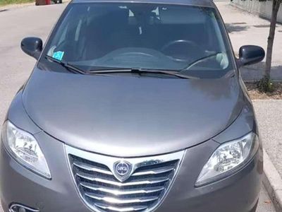 Usata Lancia Ypsilon Gold 69 CV (50 kW) 2013 Grigio Utilitaria