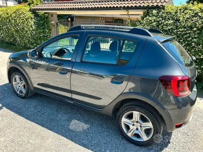 Usata Dacia Sandero Stepway 101 CV (74 kW) 2020 Grigio Berlina