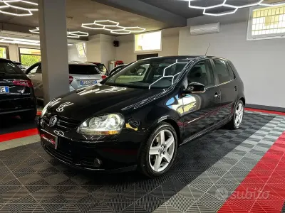 Usata VW Golf V Sportline 140 CV (102 kW) 2007 Nero Berlina