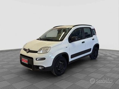 Usata Fiat Panda 4x4 S 84 CV (61 kW) 2020 Bianco Utilitaria