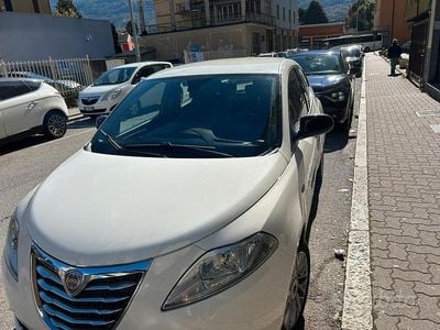 Usata Lancia Ypsilon 69 CV (50 kW) 2014 Bianco Utilitaria