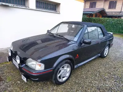 Usata Ford Escort Cabriolet 102 CV (75 kW) 1989 Cabrio