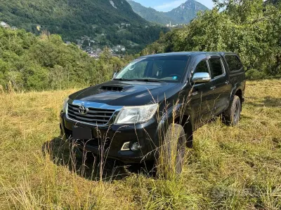 Usata Toyota HiLux 144 CV (105 kW) 2014 Nero Pick-up