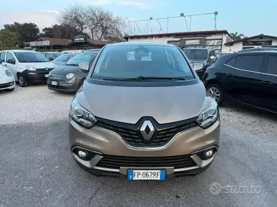 Usata Renault Scénic Intens 110 CV (80 kW) 2018 Marrone Monovolume