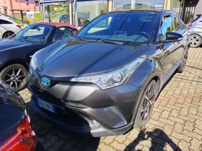 Usata Toyota C-HR Lounge 98 CV (72 kW) 2017 Grigio SUV