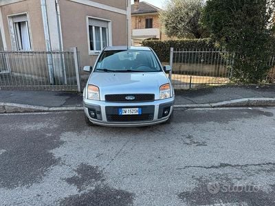 Usata Ford Fusion Titanium 80 CV (58 kW) 2009 Grigio Utilitaria