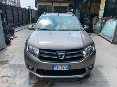 Usata Dacia Logan MCV 75 CV (55 kW) 2015 Marrone Station wagon