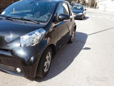 Käytetty Toyota iQ 98 HP (72 kW) 2009 Musta Viistoperä