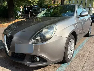 Usata Alfa Romeo Giulietta Tech Edition 120 CV (88 kW) 2018 Grigio Utilitaria
