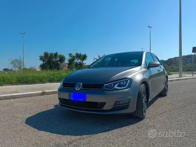 Usata VW Golf VII 110 CV (80 kW) 2014 Marrone Berlina