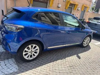 Usado Renault Clio V Evolution 101 HP (74 kW) 2024 Azul Sedan