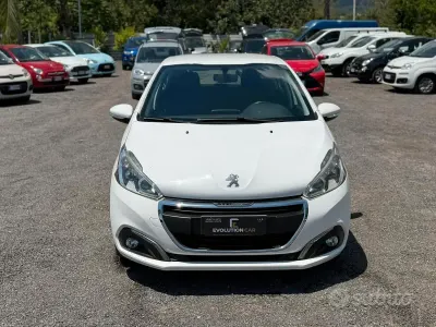 Usata Peugeot 208 Active 82 CV (60 kW) 2018 Bianco Utilitaria
