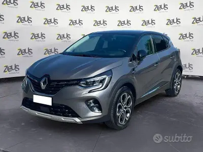 Usata Renault Captur Techno 101 CV (74 kW) 2023 Grigio SUV