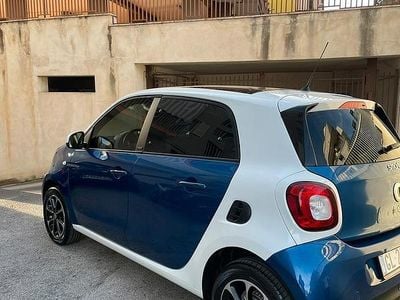Usata Smart ForFour Passion 90 CV (66 kW) 2015 Blu Utilitaria