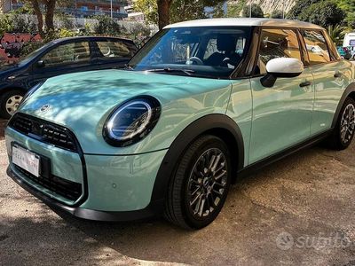 Usata Mini Cooper Classic 156 CV (114 kW) 2024 Verde Utilitaria
