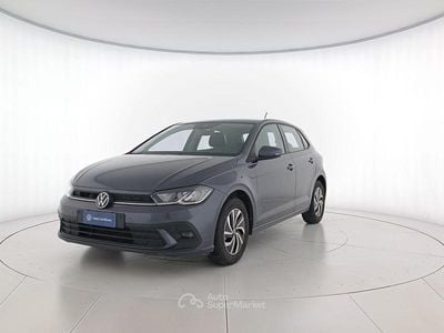 Usata VW Polo Life 95 CV (69 kW) 2023 Smoky grey metallizzato Utilitaria