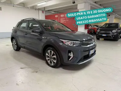 Usata Kia Stonic Style 82 CV (60 kW) 2021 Grigio scuro SUV