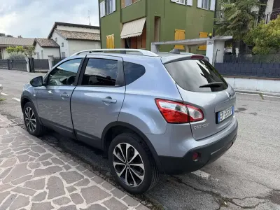 Usata Nissan Qashqai Tekna 131 CV (96 kW) 2013 Grigio SUV