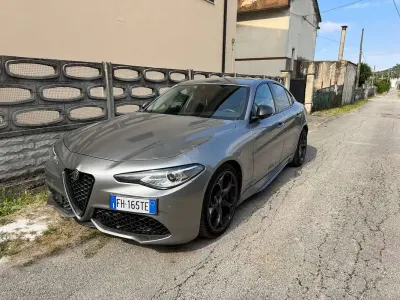 Usata Alfa Romeo Giulia Veloce 211 CV (155 kW) 2017 Grigio Berlina