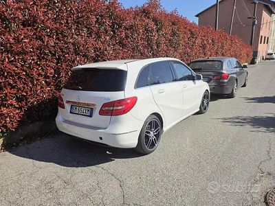 Usata Mercedes B200 2012 Bianco Monovolume