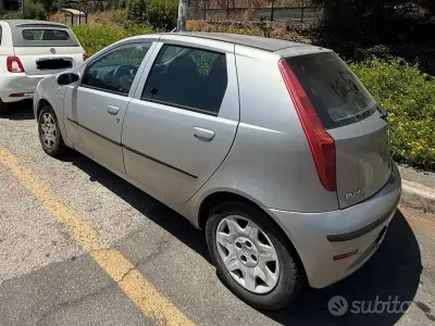 Usata Fiat Punto 69 CV (50 kW) 2004 Grigio Utilitaria