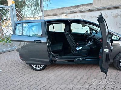 Begagnad Ford B-MAX 75 HK (55 kW) 2015 Brun Minibuss