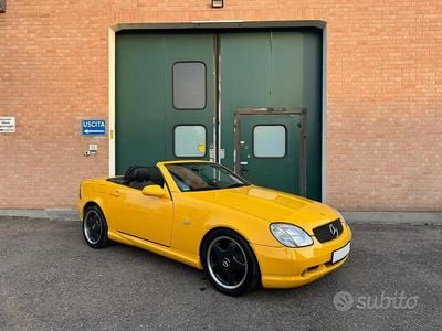 Begagnad Mercedes SLK230 AMG 193 HK (141 kW) 1999 Gul Cab