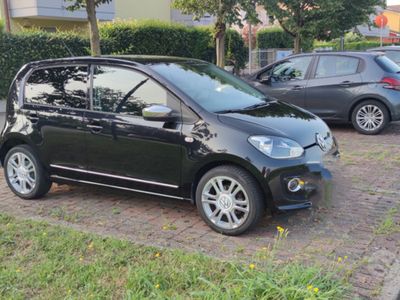 Usata VW up! Highline 68 CV (50 kW) 2013 Nero Utilitaria