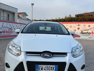 Usata Ford Focus 120 CV (88 kW) 2014 Bianco Station wagon