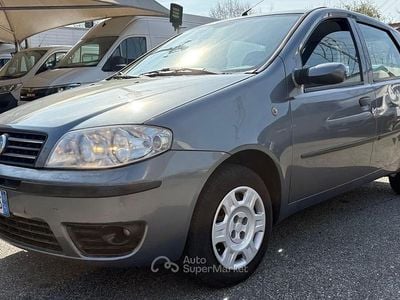 Usata Fiat Punto Dynamic 60 CV (44 kW) 2005 Gray Utilitaria