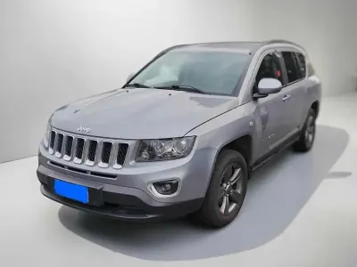 Usata Jeep Compass North 136 CV (100 kW) 2014 Grigio metallizzato SUV