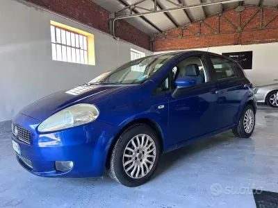 Usata Fiat Grande Punto Active 77 CV (56 kW) 2009 Blu Utilitaria