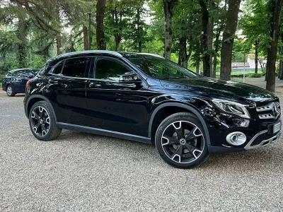 Begagnad Mercedes GLA180 109 HK (80 kW) 2017 Svart SUV