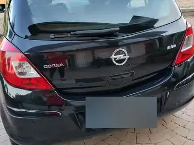 Usata Opel Corsa 85 CV (62 kW) 2013 Nero Utilitaria