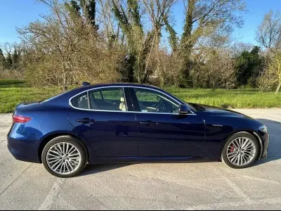 Usata Alfa Romeo Giulia Veloce 210 CV (154 kW) 2017 Bluazzurro Berlina